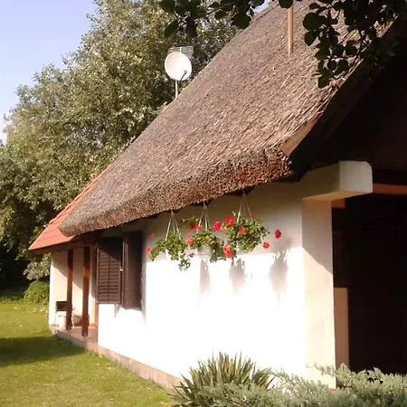 Holiday In 19219 * Balatonmariafurdo